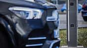 Autoscanner von autosecure erfasst Fahrzeuge bei der Einfahrt zur digitalen Schadenprüfung.